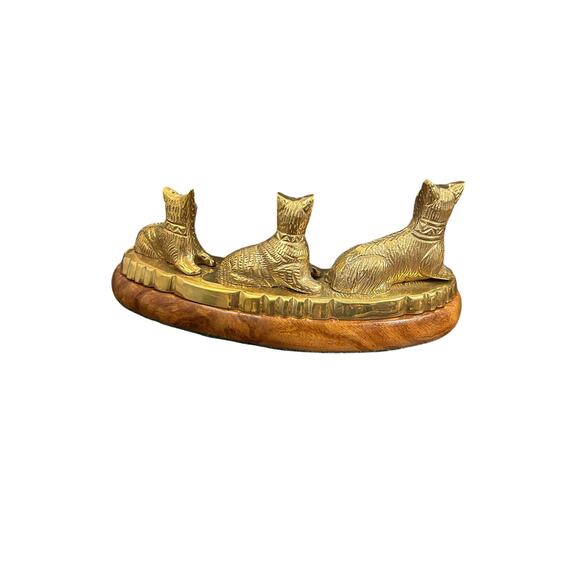 Vintage Three Brass Egyptian Cats On A Wood Base Figurine Made In India - Picture 2 of 5